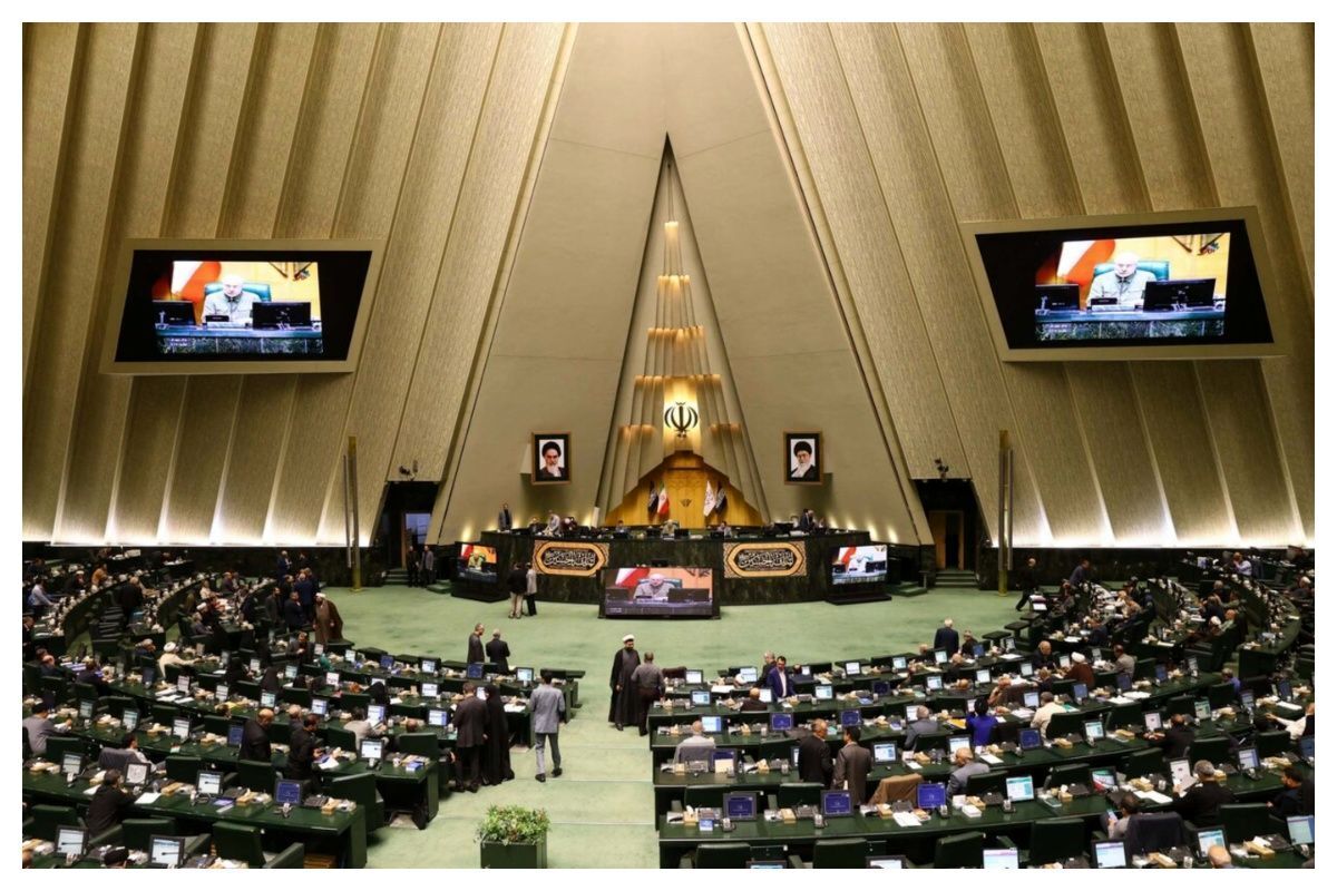 نمایندگان مجلس خواهان انحلال برخی دیگر از بانکها شدند