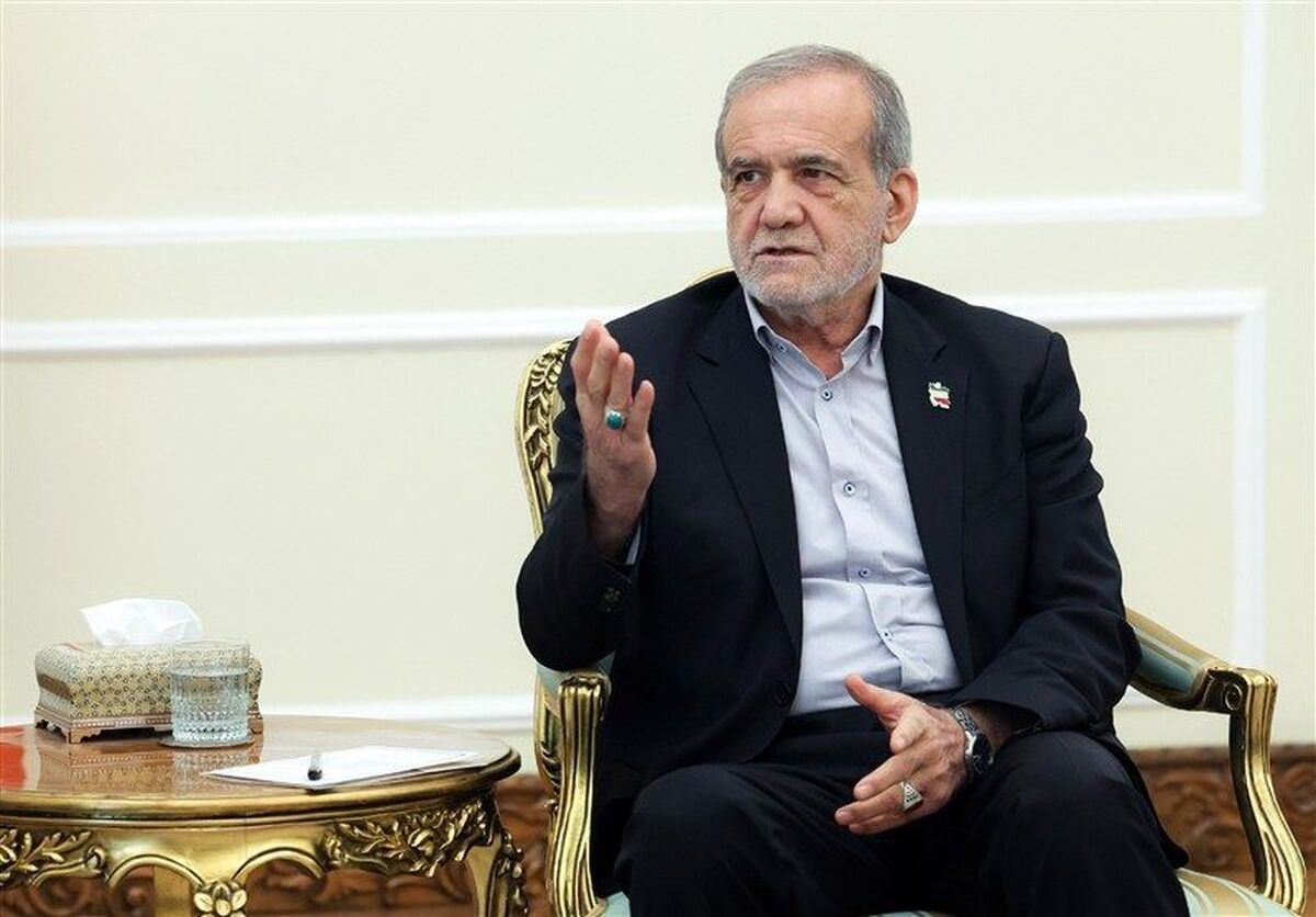 خاطره گویی پزشکیان درباره ازدواجش/ با همسرم در خوابگاه دانشجویی زندگی را آغاز کردیم