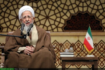 زن مظهر، مَجرا و مسیر فیض بهترین مخلوقات است