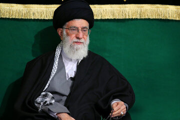 رهبر شهید انقلاب: دعای «اللهم کن لولیک» راه ارتباط با امام زمان(عج) است