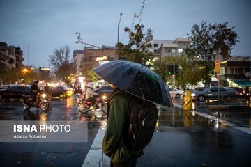 نقشه هوا عوض شد؛ بارش‌های تابستانی و باد شدید در راه تهران و ۱۸ استان